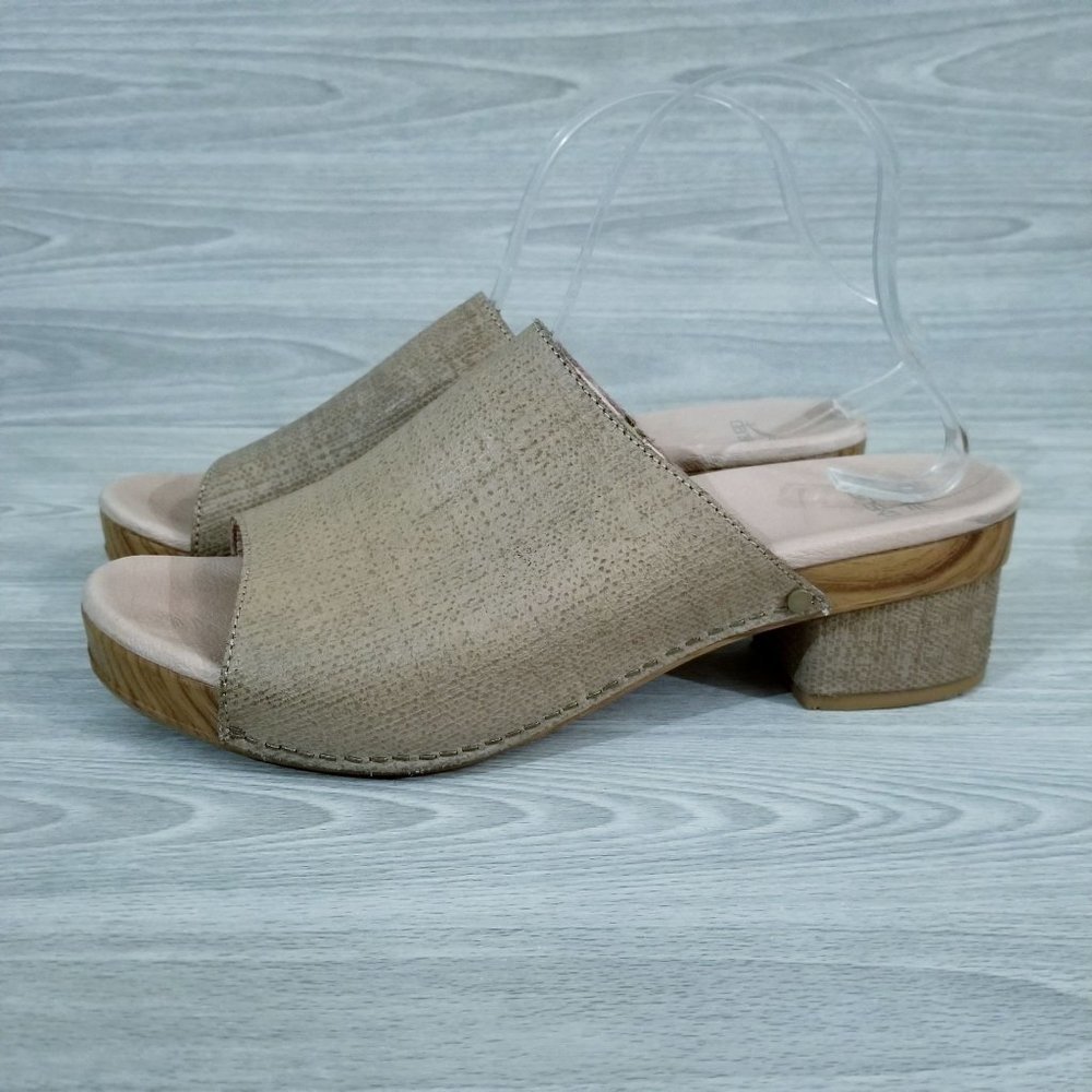 Dansko Sandals Maci Womens Taupe Leather Size EU 42 Shoes
